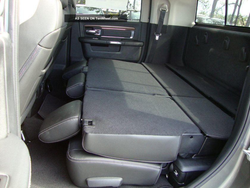 Ram 2500 Mega Cab салон