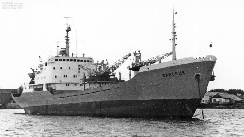 Корабль танкер