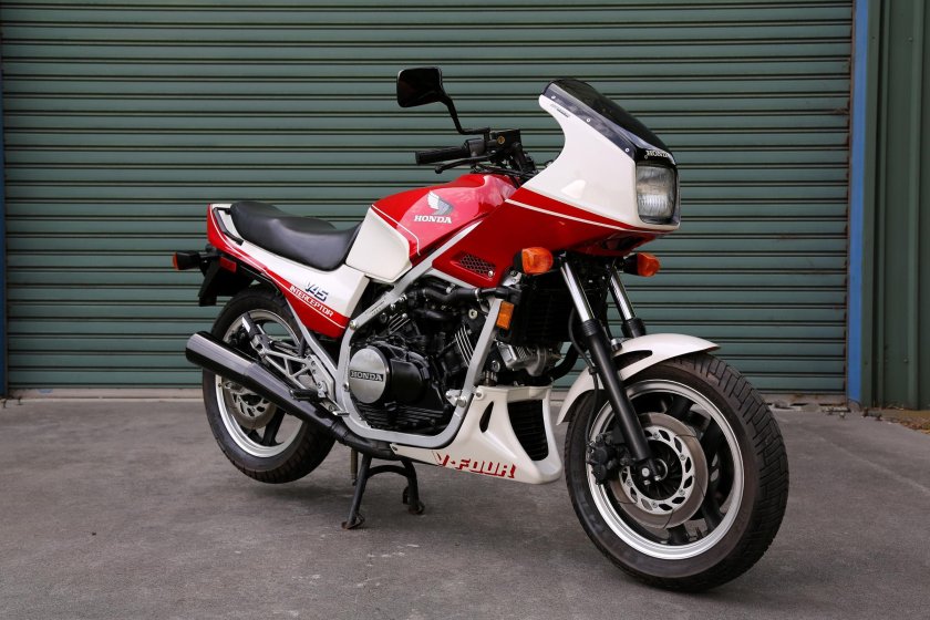 Honda vf750f