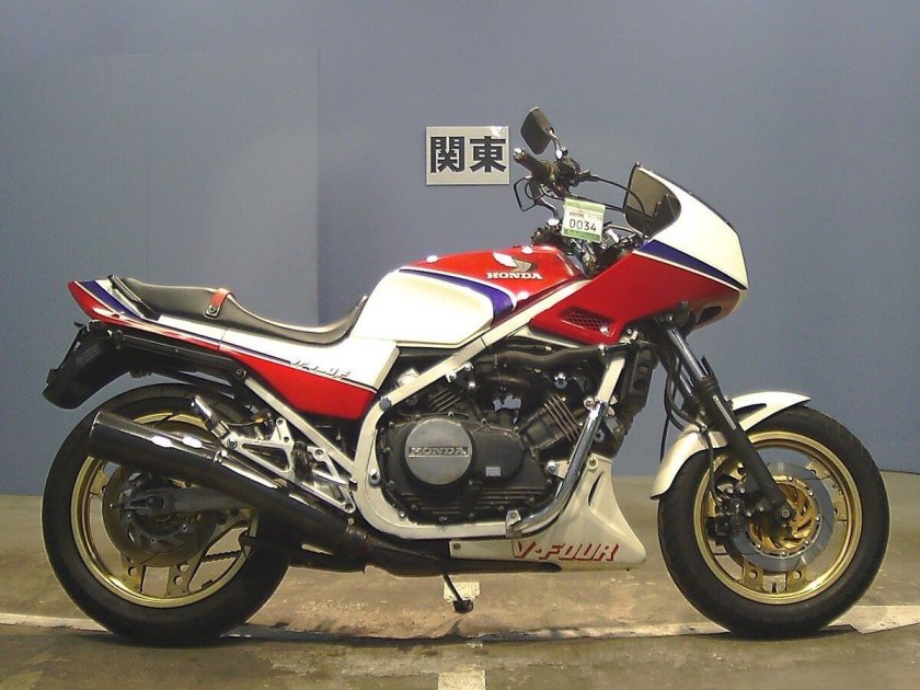 Хонда vf750f