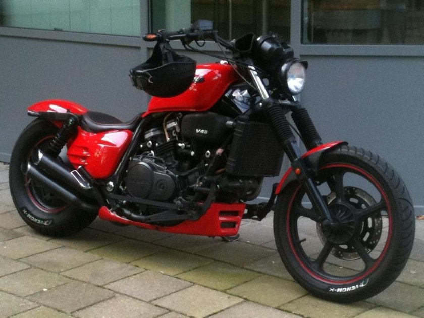 Honda super Magna v45 750