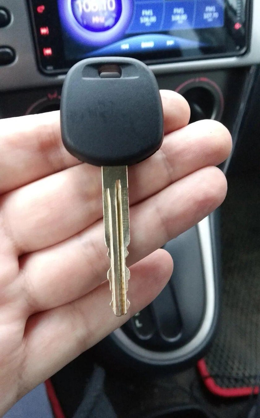 Понтиак Вайб ключ зажигания