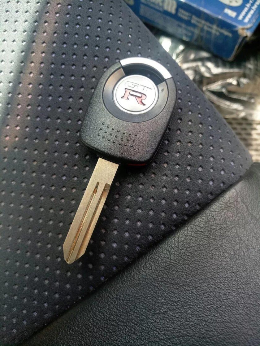 Ключ от Nissan Laurel c31