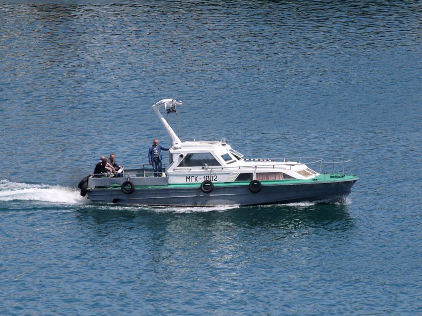 Малый гидрографический катер МГК-675