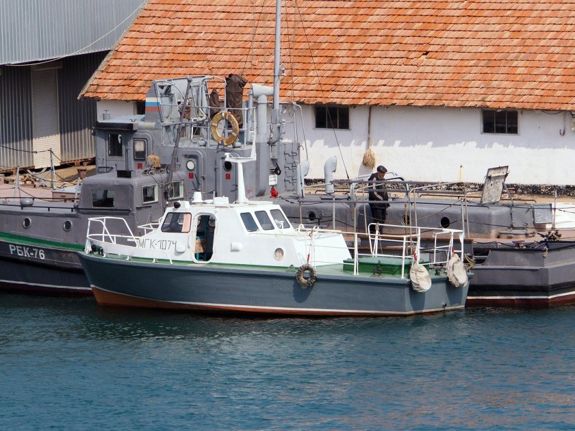 Малый гидрографический катер МГК-675