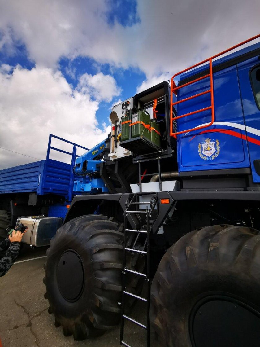 КАМАЗ Арктика 8*8