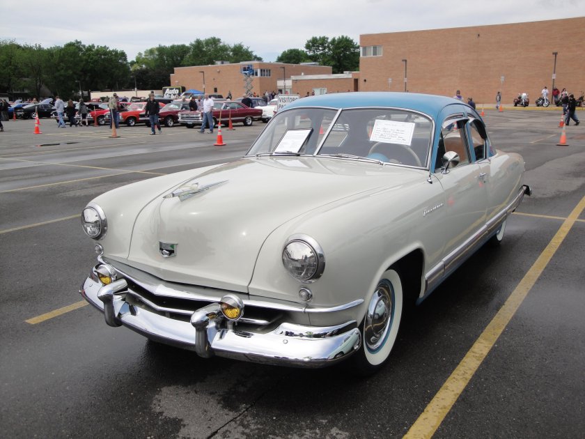 Автомобиль Кайзер 2о21г