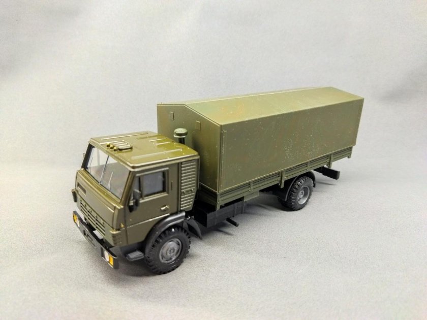 Модель 1 43 МАЗ 502 хаки тент