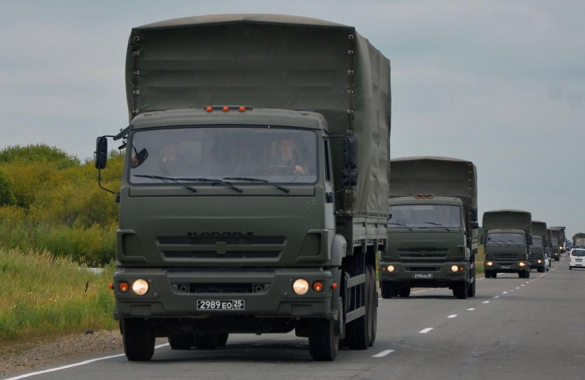 КАМАЗ 65117 армейский