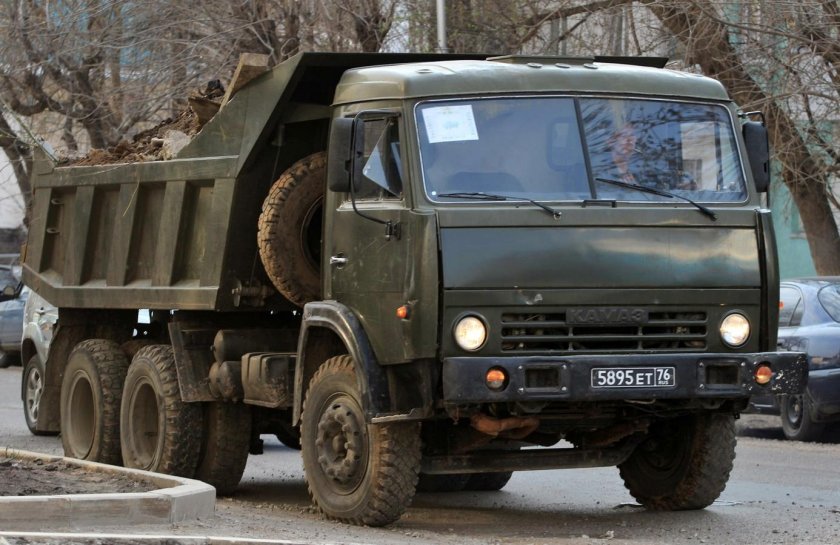 КАМАЗ 55111 хаки