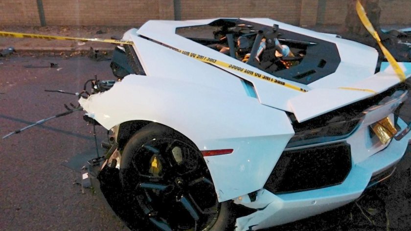 Разбитый Ламборгини авентадор