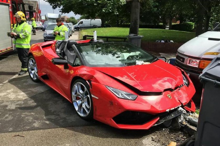 Ламборджини Хуракан Разбитая