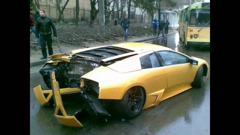 Ламборджини Мурселаго разбитый