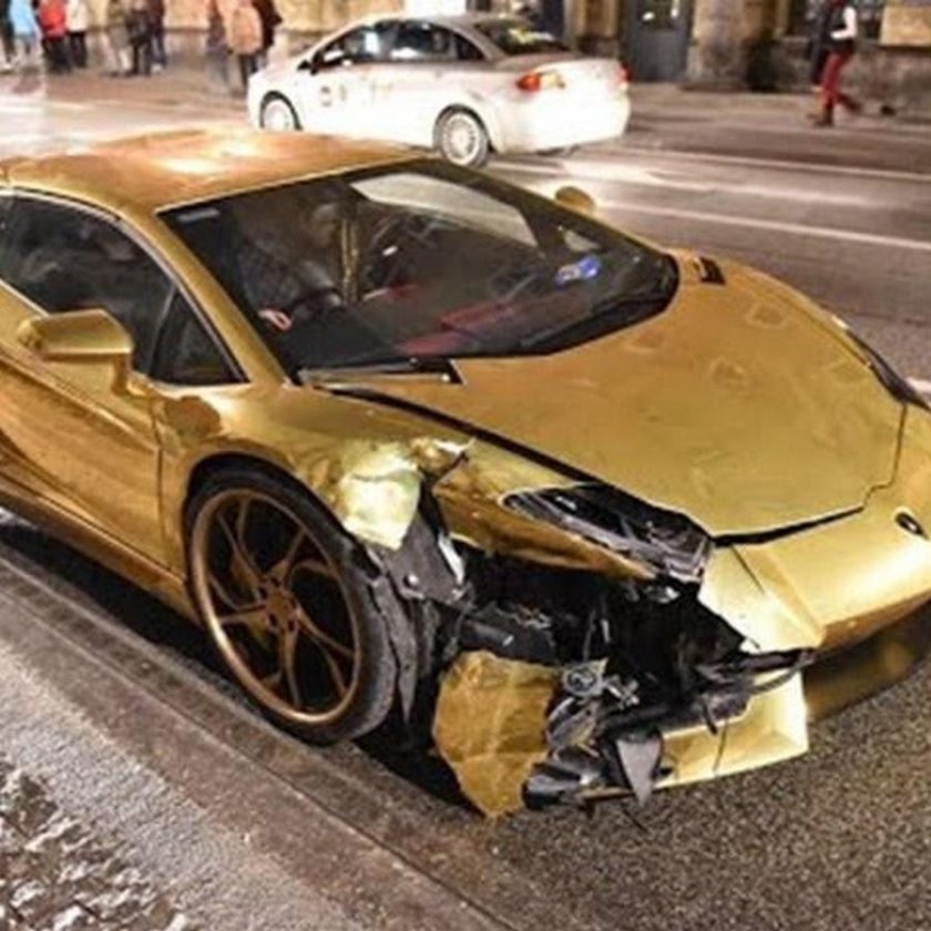 Разбитая Ламборджини авентадор