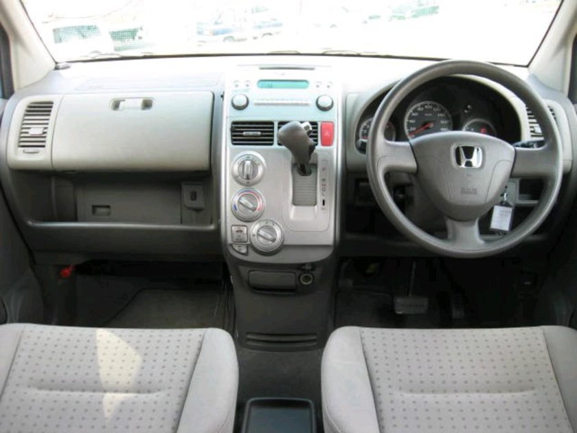 Honda Mobilio 2002 салон