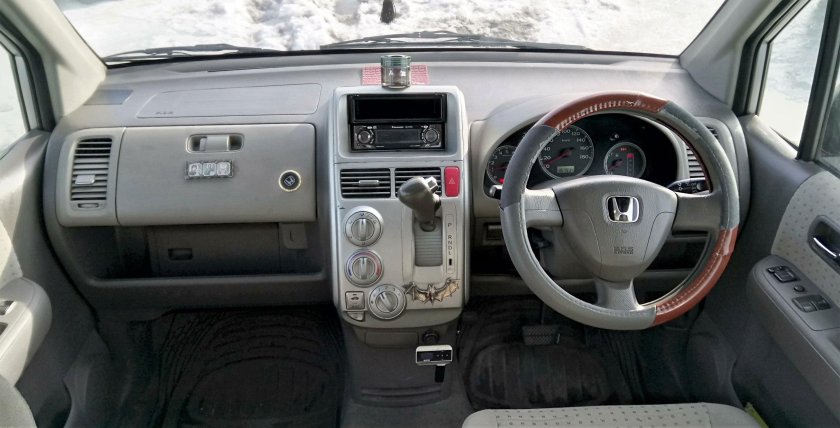 Хонда Мобилио 2002