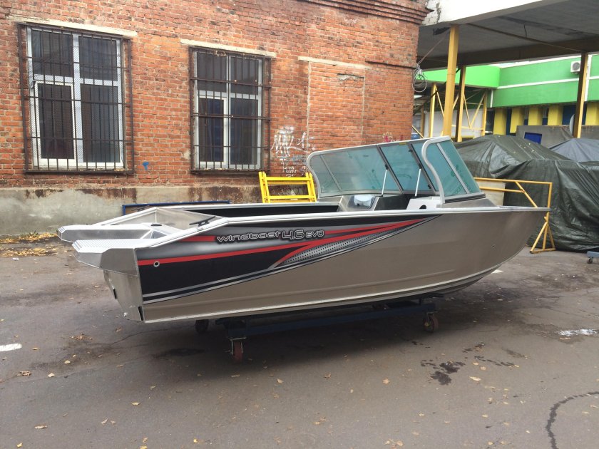 Лодка Windboat 4.2 EVO