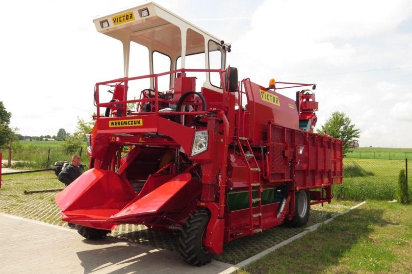 Ягодоуборочный комбайн КСМ 5