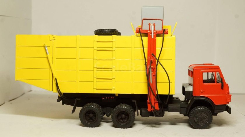 Мусоровоз КАМАЗ ко 415 а 53215