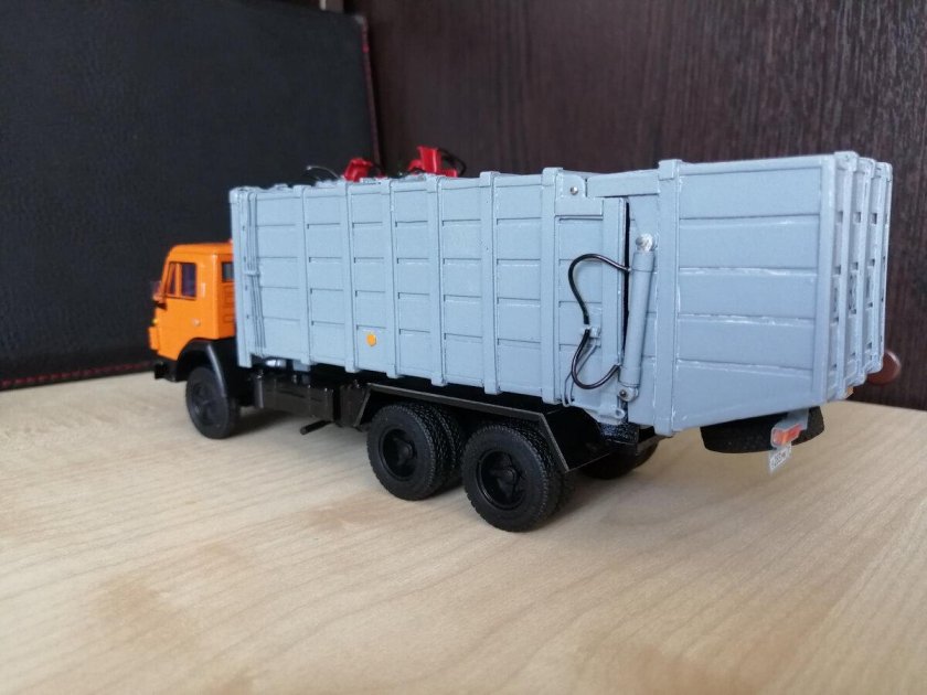 Ко-415 мусоровоз КАМАЗ-53212 Элекон