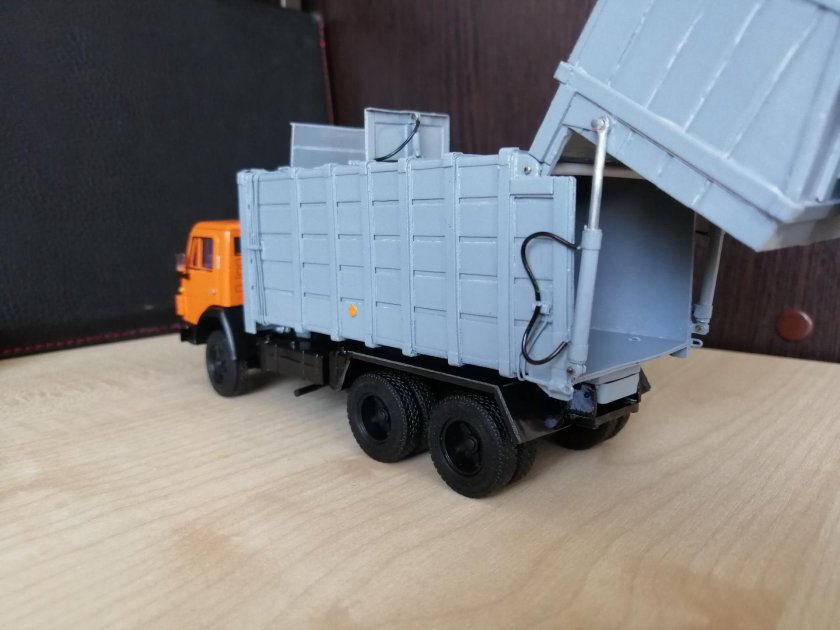 КАМАЗ 53213 мусоровоз