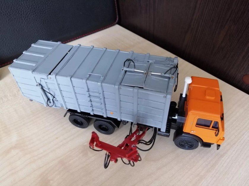 Ко-415 мусоровоз КАМАЗ-53212 Элекон