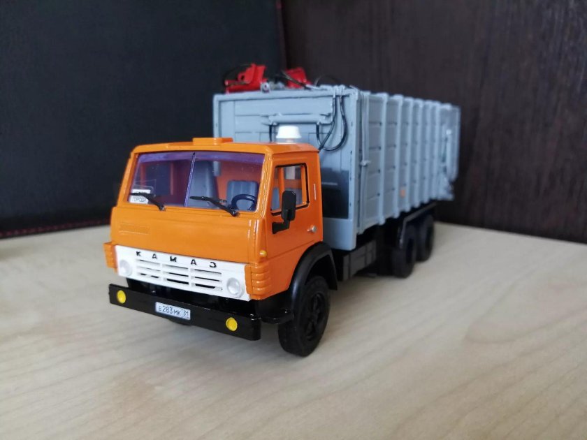 Ко-415 мусоровоз КАМАЗ-53212 Элекон