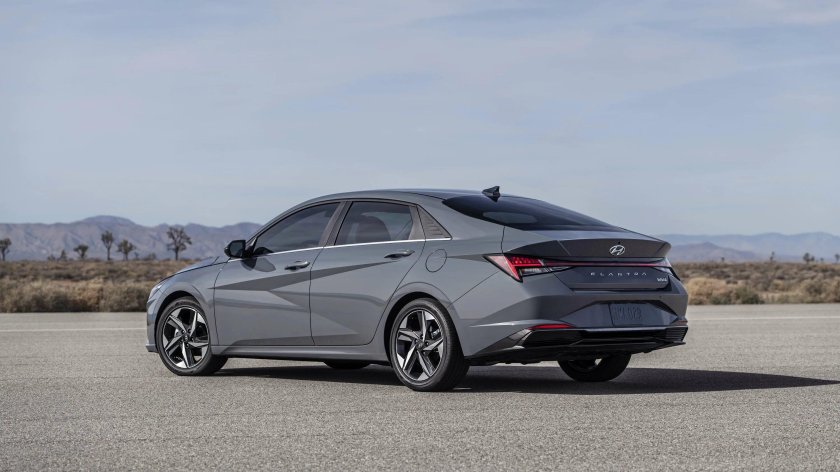 Hyundai Elantra 2021