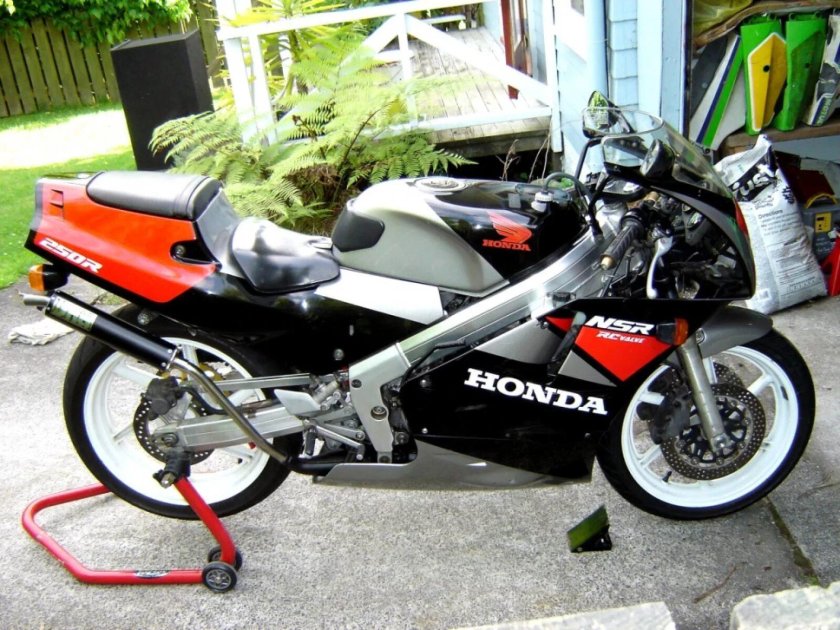 Honda nsr250r