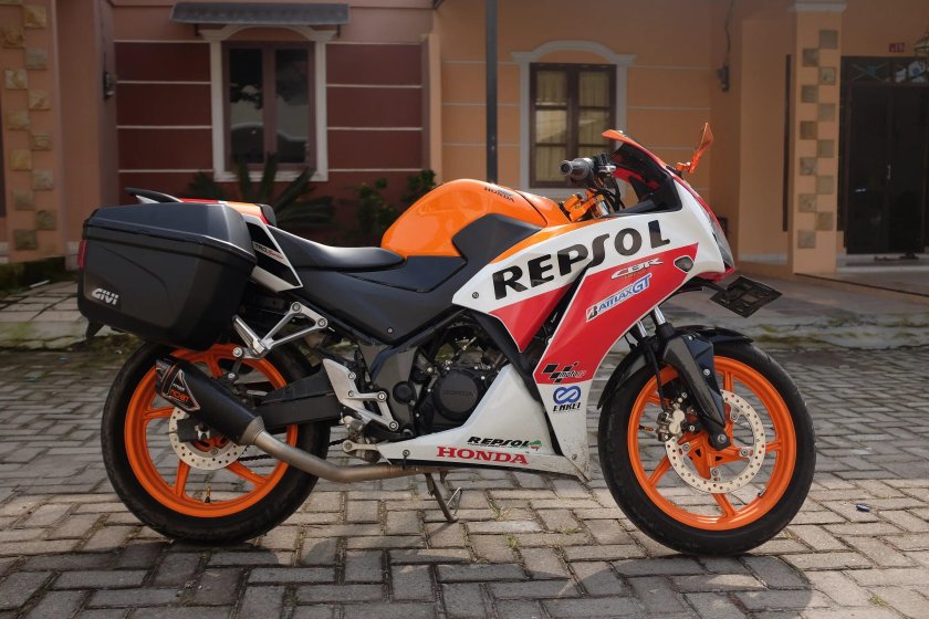 Cbr150r Repsol