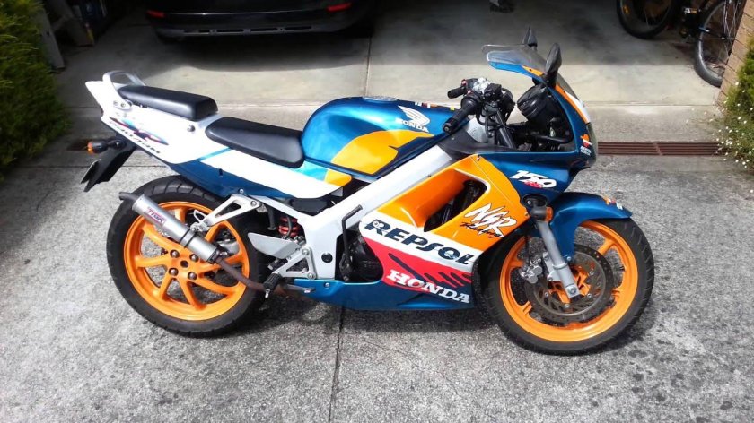 Honda nsr250r