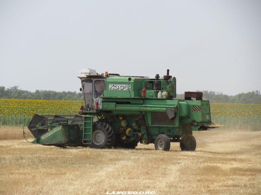 Комбайн КЗС 3