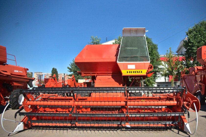 Комбайн Нива СК 5