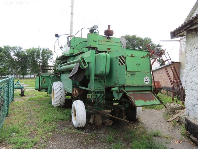 Комбайн КЗС 3