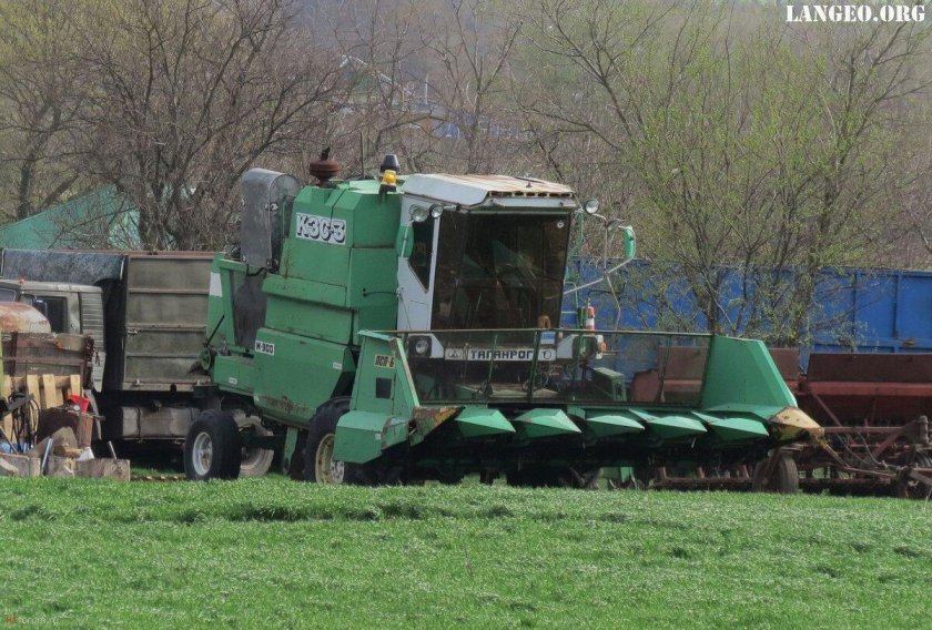 Комбайн КЗС 3