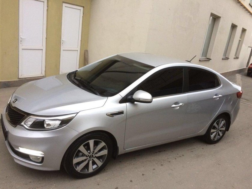 Киа Рио 3 седан серебристый