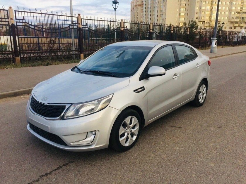 Kia Rio 2015 серебристый