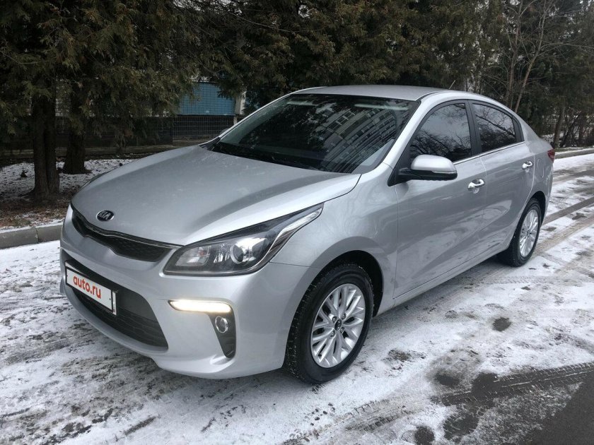 Kia Rio 4 серебристый