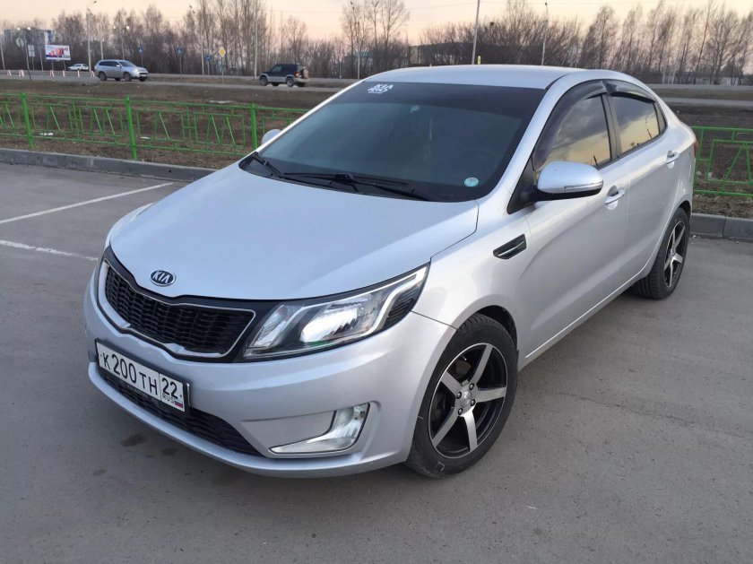 Kia Rio 2013 серебристый