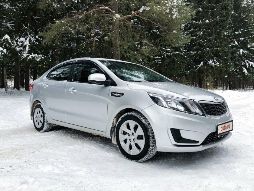Kia Rio 2015 серебристый