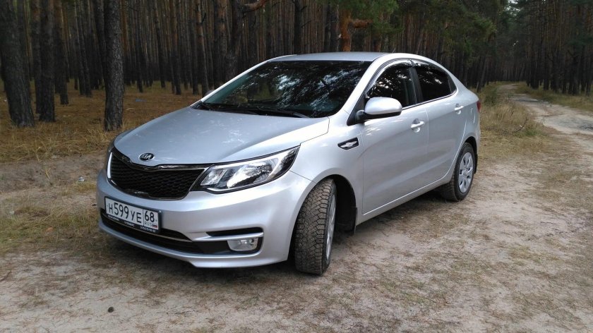 Kia Rio 2016 серебристый