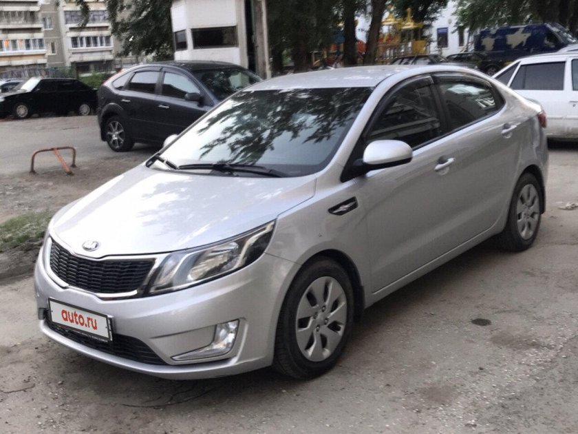 Kia Rio 3 серебристая