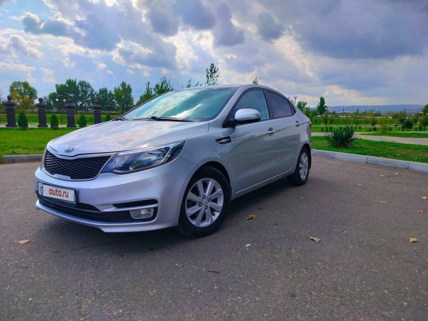 Kia Rio 2013 серебристый