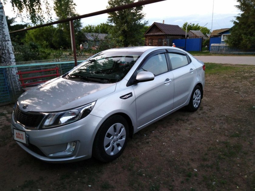 Kia Rio 2014 серебристый