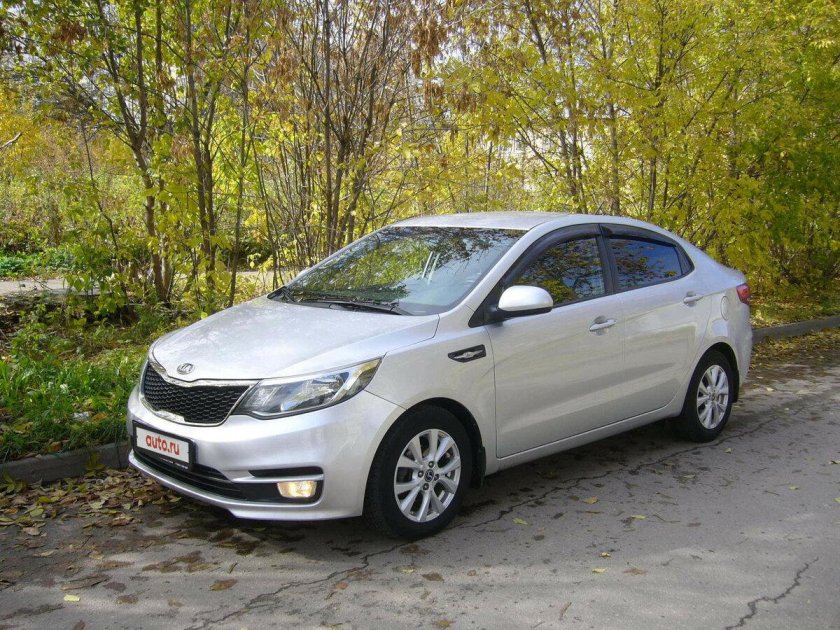 Kia Rio 2015 серебристый