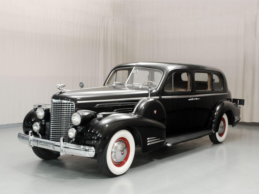 Cadillac v16 Series 90 Town sedan 1938