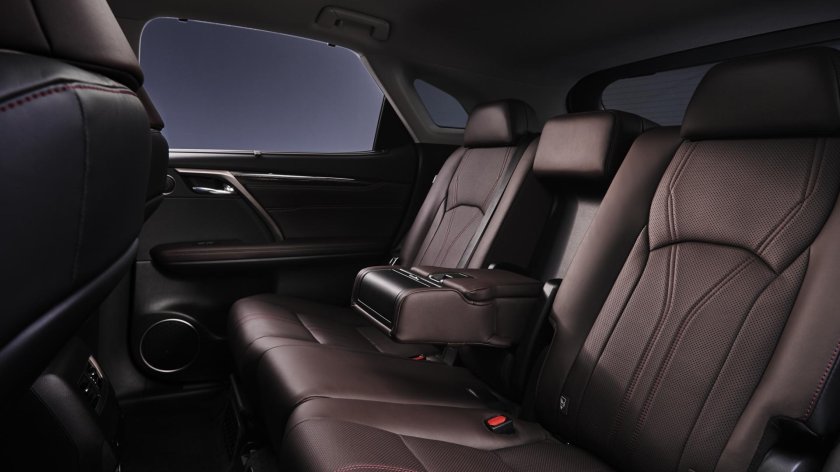 Lexus RX 200t салон