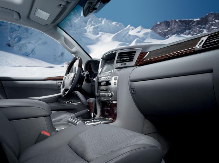 Lexus LX 570 2008 салон