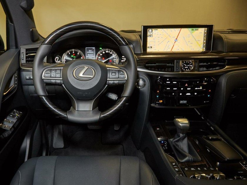 Lexus LX 570 2019 салон