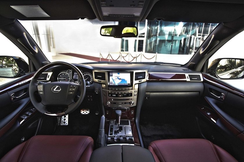 Lexus LX 570 Interior